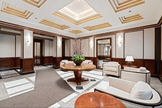 132 E Delaware Pl in Chicago, IL - Building Photo - Building Photo