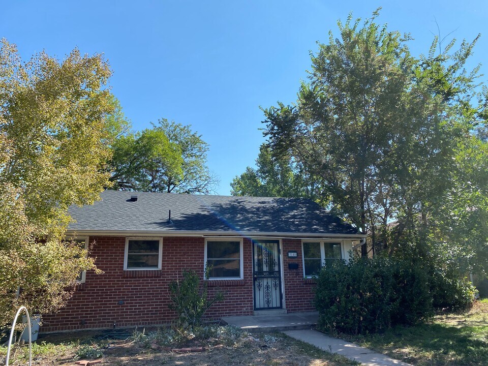 3140 S Corona St in Englewood, CO - Building Photo
