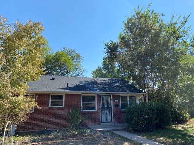 property at 3140 S Corona St