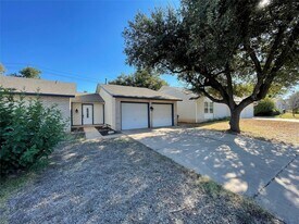 12013 Swallow Dr in Austin, TX - Building Photo