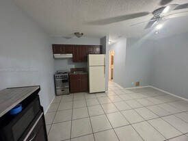 4019 NW 31st Ave in Lauderdale Lakes, FL - Building Photo