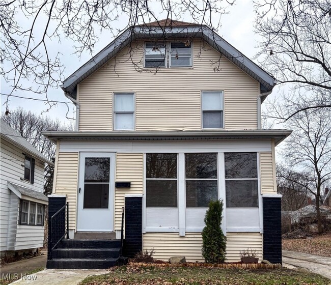 property at 1093 Wilbur Ave