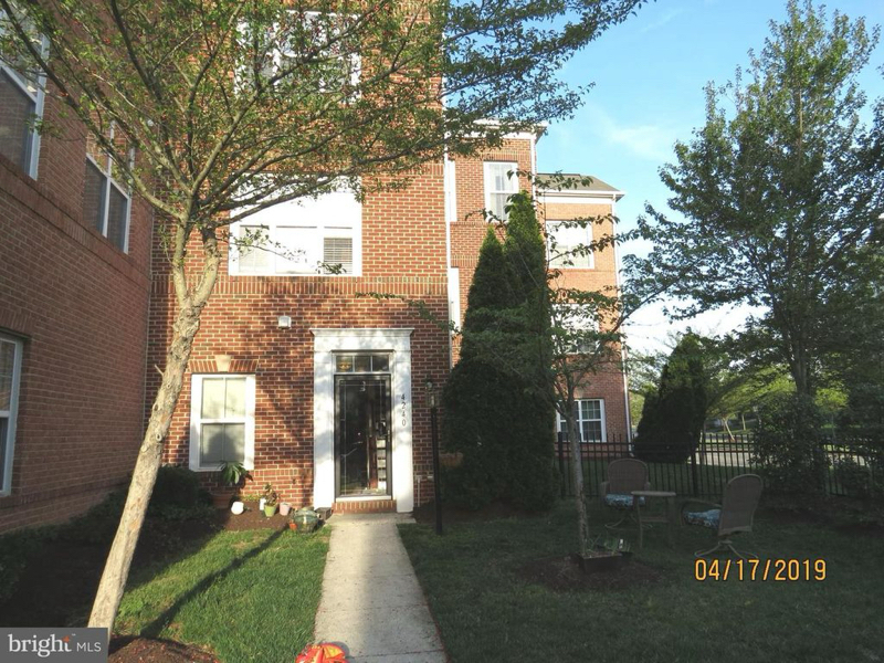 4240 MIlledge Blvd in Suitland, MD - Building Photo