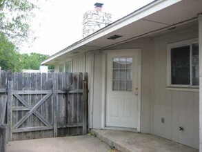 1203 Charrington Dr in Round Rock, TX - Building Photo - Building Photo