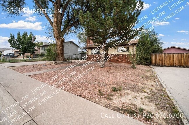 3211 Fairfield Ln in Pueblo, CO - Building Photo - Building Photo