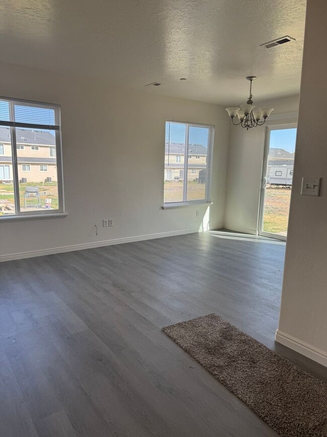 property at 622 E 1375 S