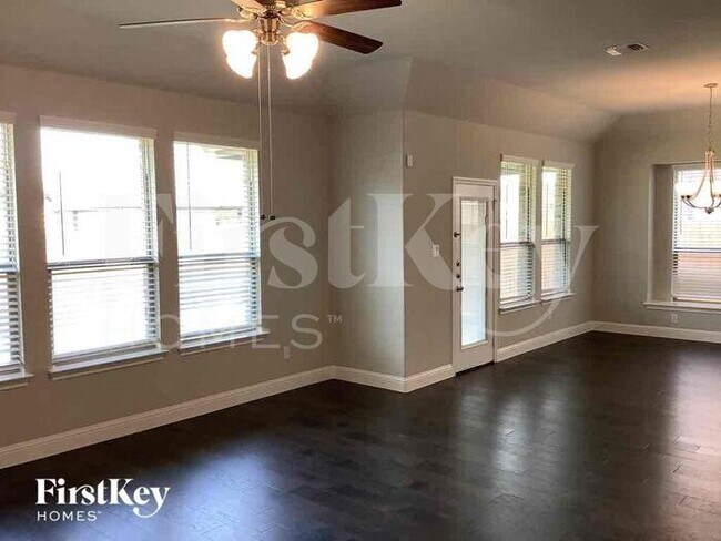 111 Balsam Dr in Red Oak, TX - Building Photo - Building Photo