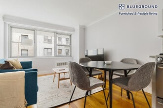 50 W 97th St in New York, NY - Foto de edificio - Building Photo