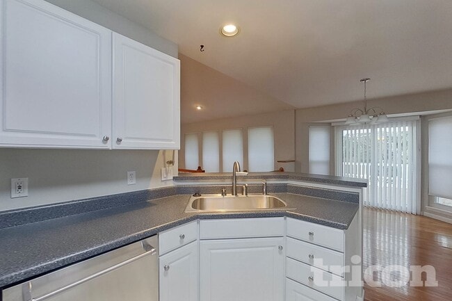 935 Squirrels Nest Ct in St. Charles, MO - Foto de edificio - Building Photo