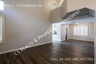 3131 E Cottonwood Ln in Phoenix, AZ - Foto de edificio - Building Photo