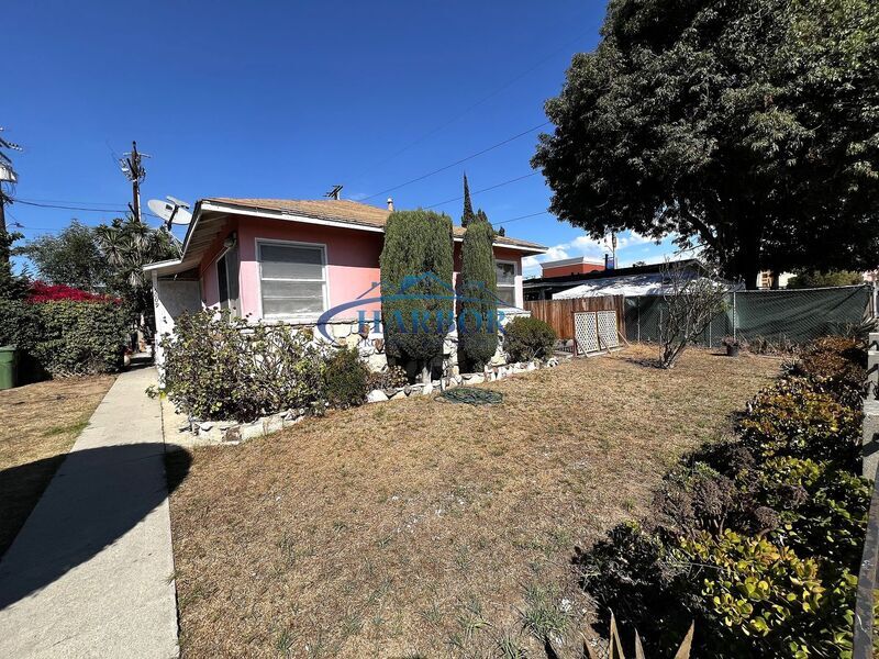 5009 W 101st St in Inglewood, CA - Building Photo