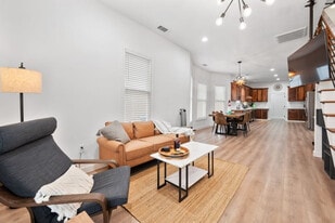 921 E Hattie St in Fort Worth, TX - Building Photo