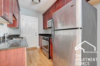 4560 W George St in Chicago, IL - Building Photo - Building Photo