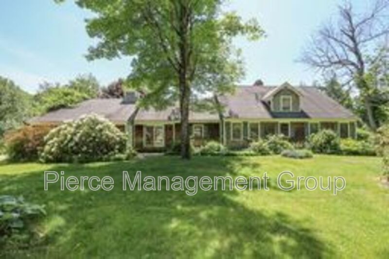 32 Morse Cir in Henniker, NH - Building Photo