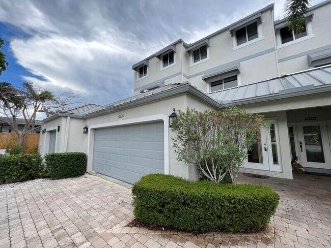 4216 Sea Grape Dr in Lauderdale-by-the-Sea, FL - Building Photo - Building Photo