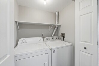 1447 Big Horn Trail in Carol Stream, IL - Building Photo - Building Photo