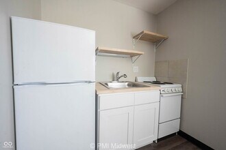 2215 E 56th St in Indianapolis, IN - Foto de edificio - Building Photo