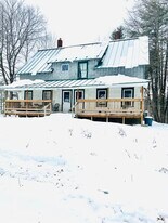 10 Chandler St, Unit 2 in Wilton, ME - Building Photo