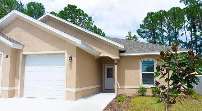 89 Providence Ln in Palm Coast, FL - Building Photo - Building Photo