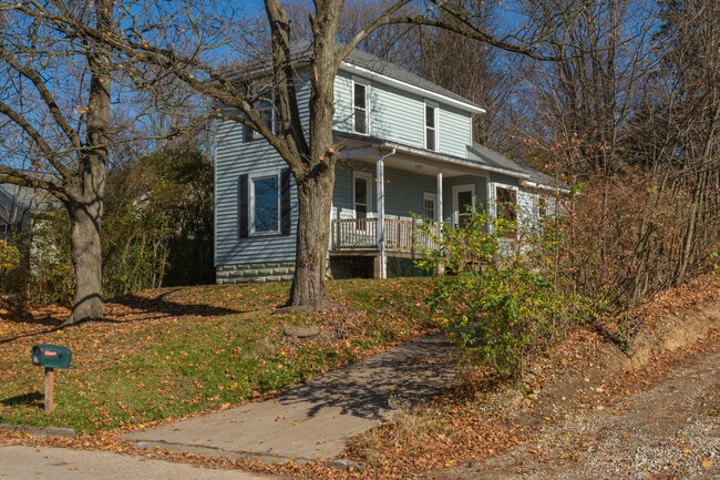 10 Cottage St in Mount Vernon, OH - Building Photo - Building Photo
