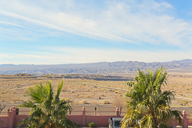 Silver Cliffs Apartments in Bullhead City, AZ - Building Photo - Building Photo