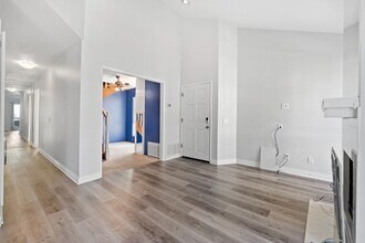 24 Seaside Cir in Newport Beach, CA - Building Photo - Building Photo