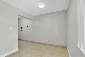 112 Meadows Cir in Boynton Beach, FL - Foto de edificio - Building Photo