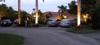 1211 SW 132nd Ct, Unit STUDIO in Miami, FL - Building Photo