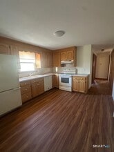 23 Glendale Rd in Montville, CT - Building Photo - Building Photo