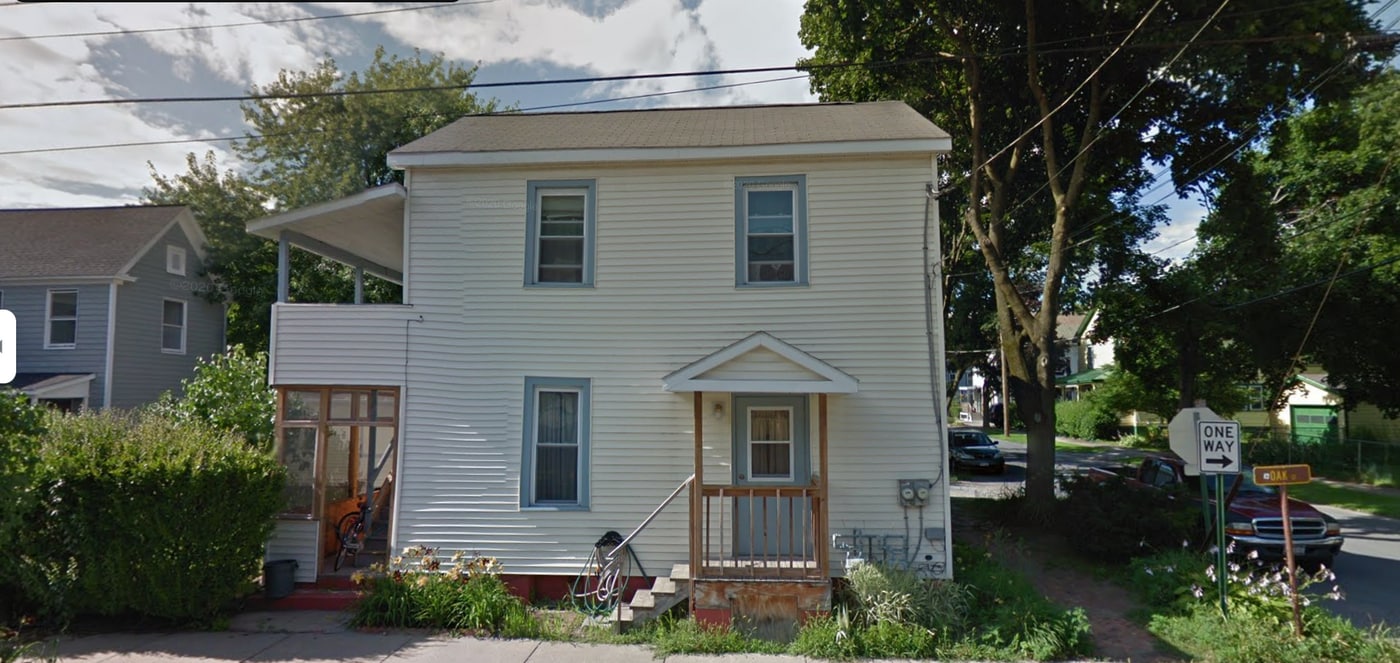 199 Elm St, Unit 1 in Saratoga Springs, NY - Foto de edificio