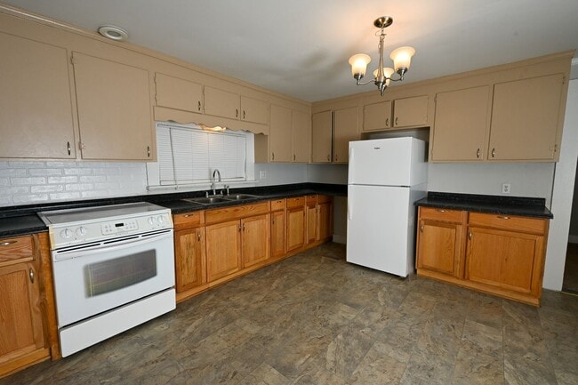 6565 Huntsboro Rd in Oxford, NC - Building Photo - Building Photo