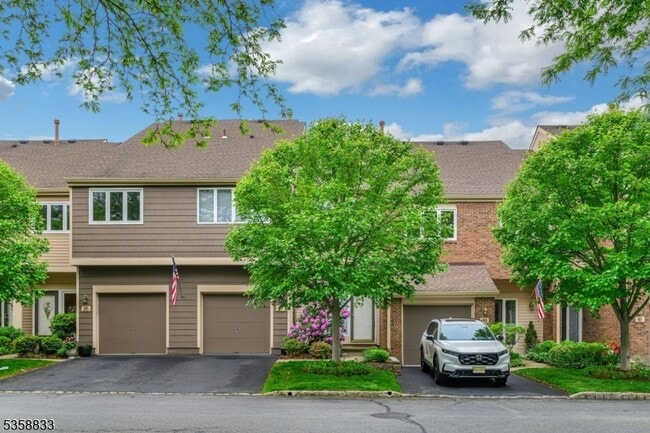 property at 37 Chelsea Ct