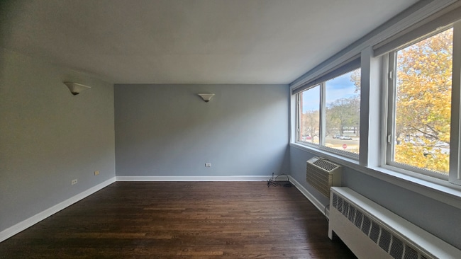 4044 N California Ave in Chicago, IL - Foto de edificio - Building Photo