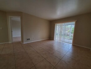 133-135 Meadow Rd in Lehigh Acres, FL - Building Photo - Building Photo