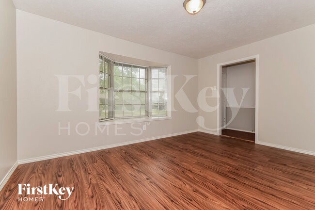 4301 Augusta Dr in Garland, TX - Building Photo - Building Photo