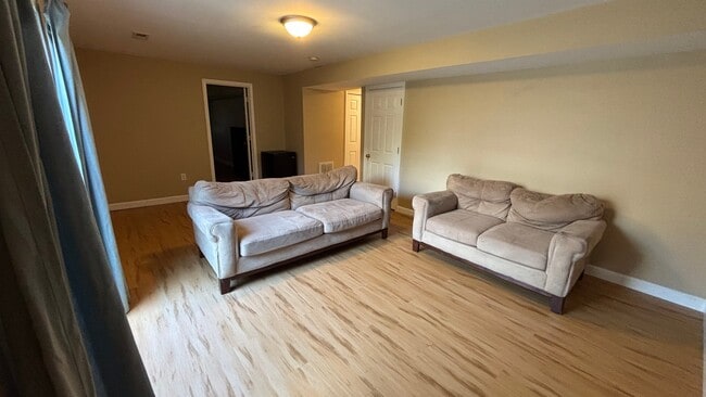 5 Aylor Ct in Stafford, VA - Foto de edificio - Building Photo