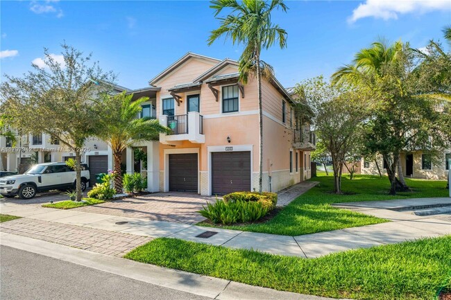 5840 NW 104th Ct in Medley, FL - Building Photo - Building Photo
