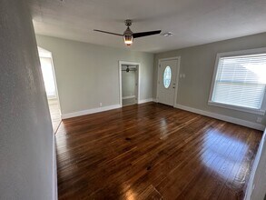 5407 Menard Ave in Galveston, TX - Building Photo - Building Photo