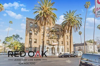 400 S Kenmore Ave in Los Angeles, CA - Foto de edificio - Building Photo