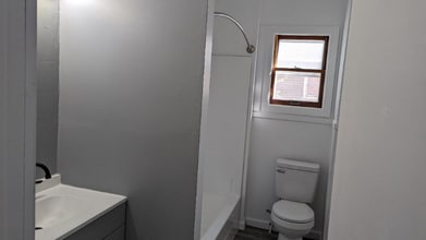 2262 S Hamilton St in Saginaw, MI - Building Photo - Building Photo