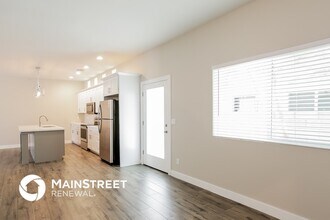 2000 N 36th St in Phoenix, AZ - Building Photo - Building Photo