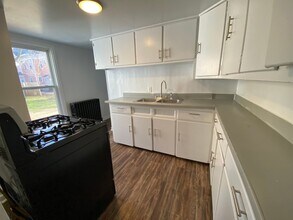 415 Oak St-Unit -UNIT 1 in Kalamazoo, MI - Building Photo - Building Photo