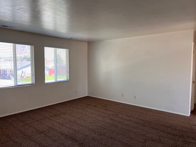 1883 Garden Dr, Unit 1883 W Garden Drive in Pleasant Grove, UT - Building Photo - Building Photo