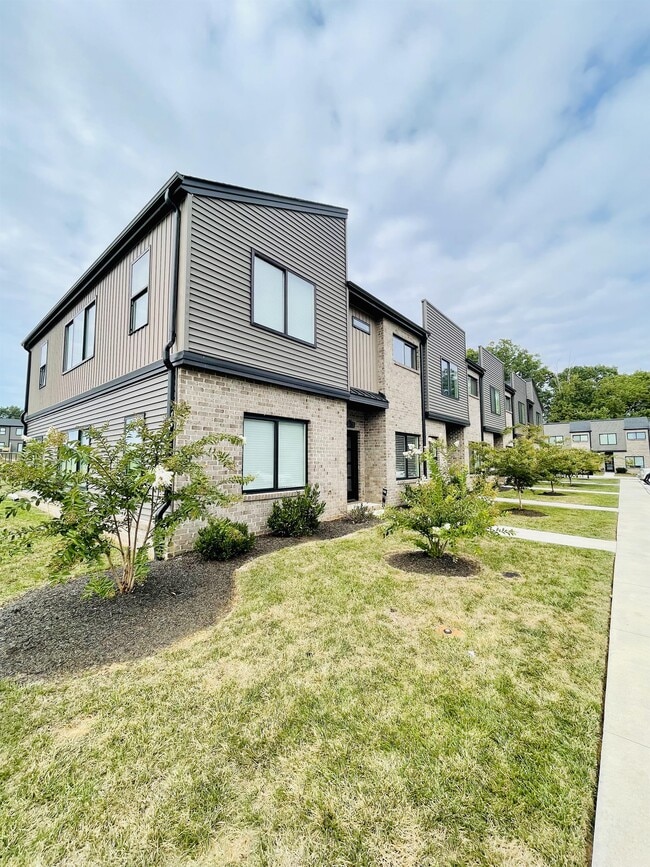 property at 1 S Timberlake Dr