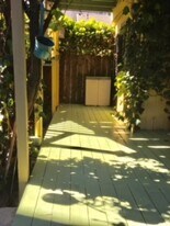 543 30th St, Unit A in Oakland, CA - Building Photo