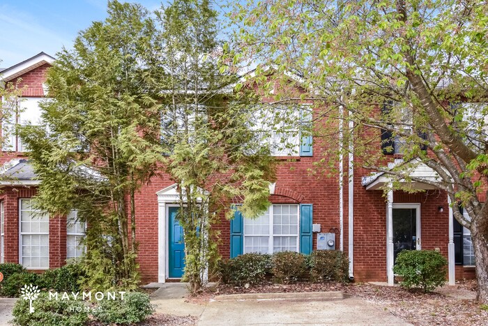 5871 Strathmoor Manor Cir in Lithonia, GA - Building Photo