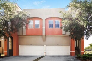 6516 Quiet Pool Ct in Apollo Beach, FL - Building Photo