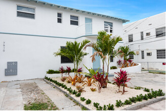 7910 Abbott Ave in Miami Beach, FL - Building Photo - Building Photo