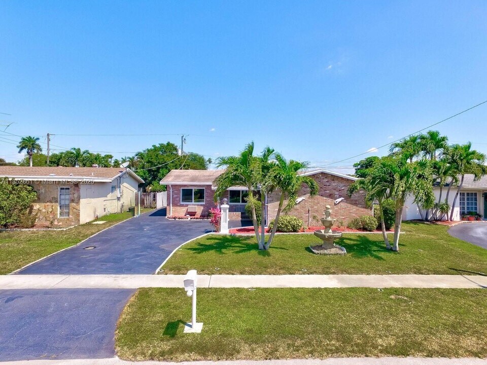 11461 NW 35th St in Sunrise, FL - Building Photo