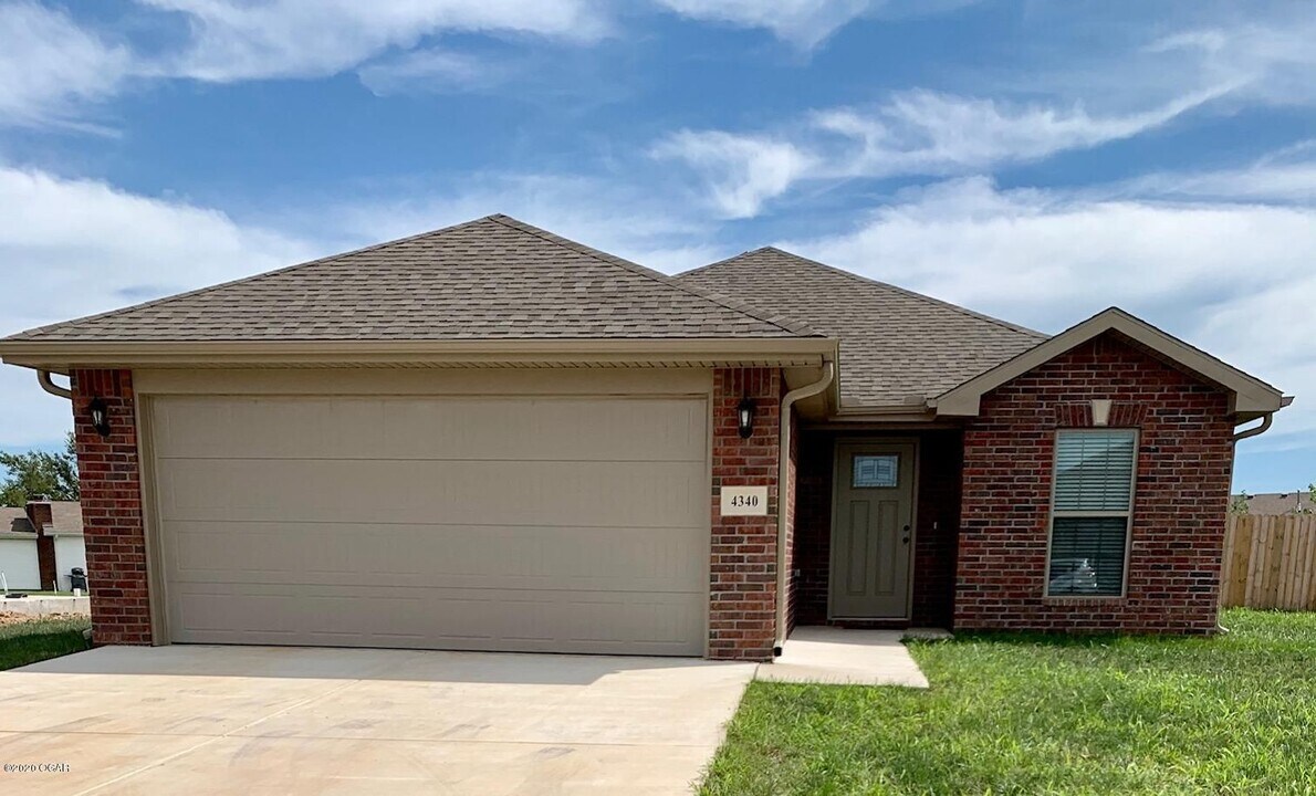 4340 E 23rd St in Joplin, MO - Building Photo